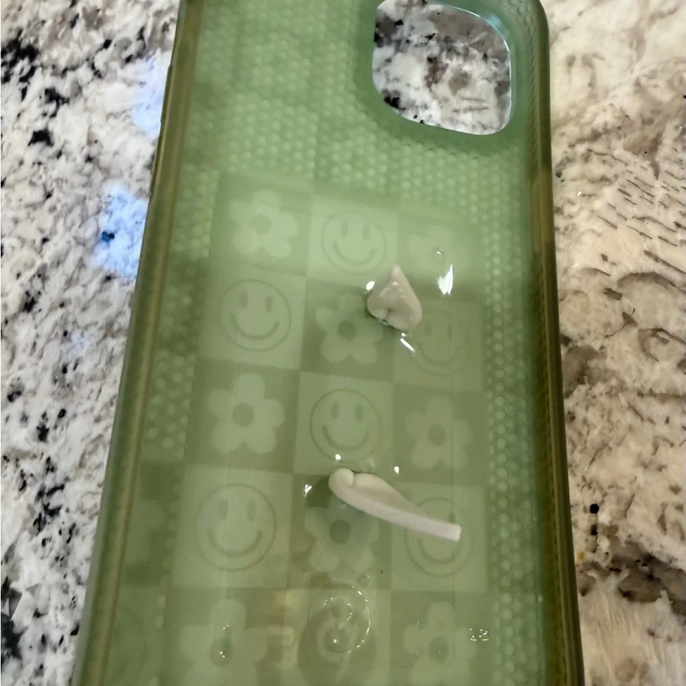 Loopy Case Green & White Checkerboard Smiley Flower Phone Case
